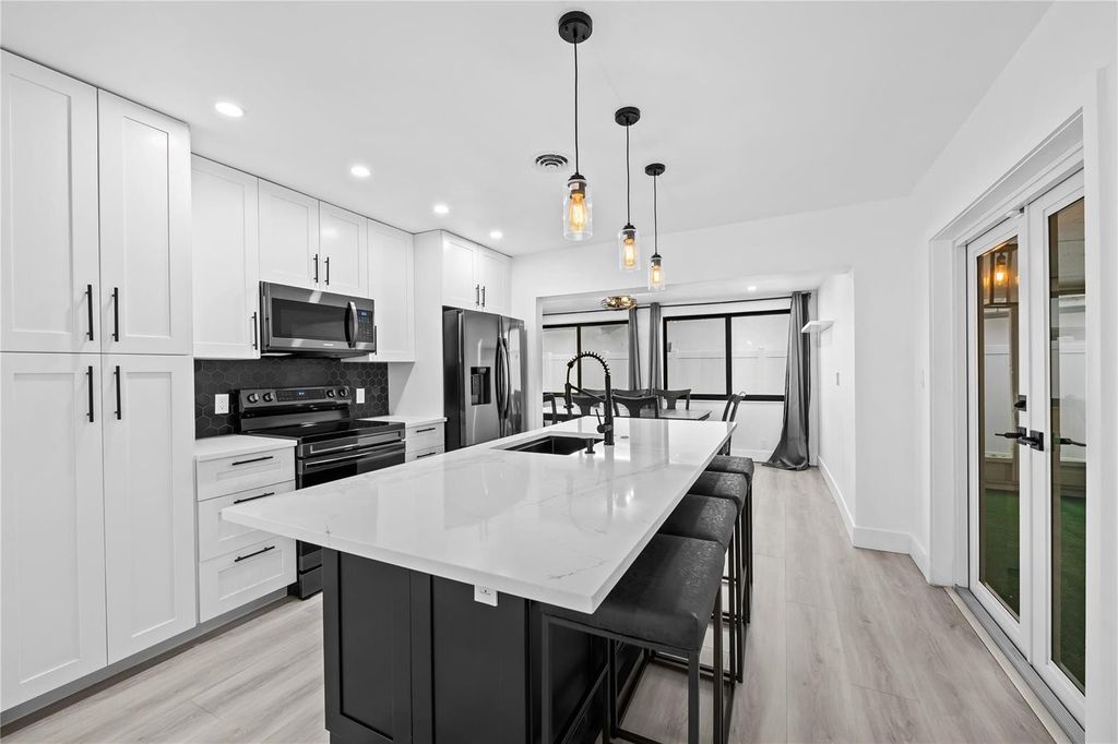 2634 NW 52nd Court, Fort Lauderdale, FL 33309