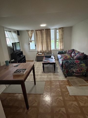 2005 DARROW Avenue, Evanston, IL 60201