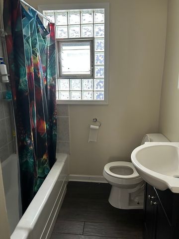 2005 DARROW Avenue, Evanston, IL 60201