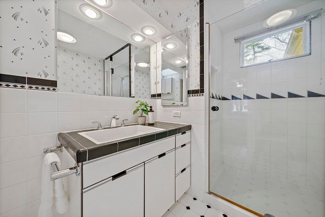 20 Francis Rd, Sharon, MA 02067