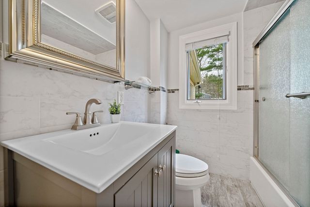 20 Francis Rd, Sharon, MA 02067