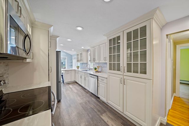 20 Francis Rd, Sharon, MA 02067