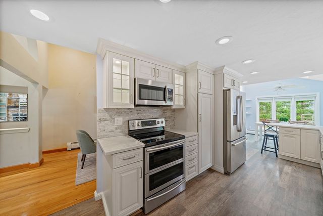 20 Francis Rd, Sharon, MA 02067