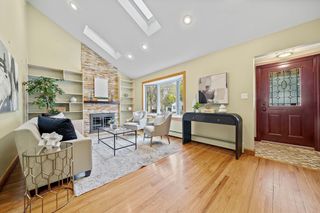 20 Francis Rd, Sharon, MA 02067