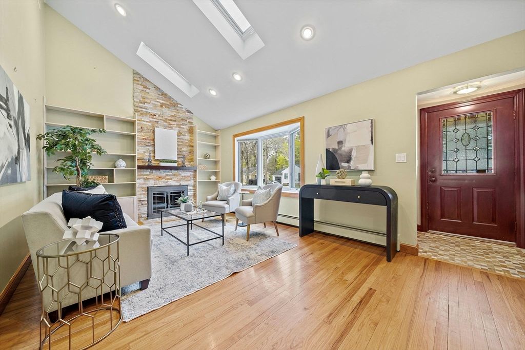 20 Francis Rd, Sharon, MA 02067