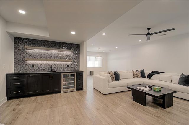 10313 W 151 Place, Overland Park, KS 66221