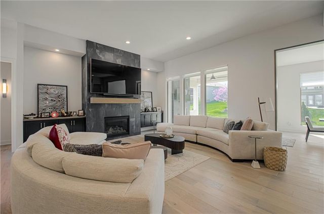 10313 W 151 Place, Overland Park, KS 66221