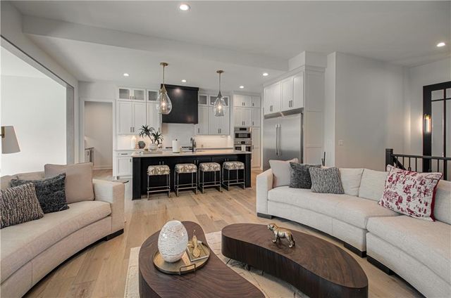10313 W 151 Place, Overland Park, KS 66221