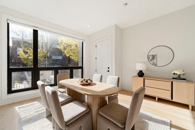 2852 W Lyndale Street 1, Chicago, IL 60647