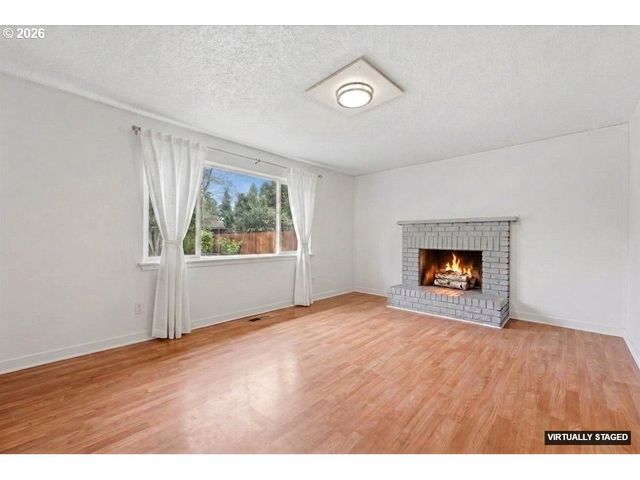 892 Ne 28TH St, Gresham, OR 97030