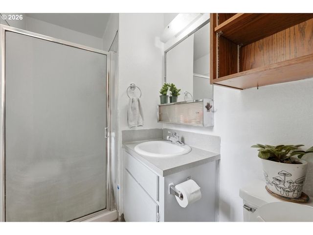 892 Ne 28TH St, Gresham, OR 97030