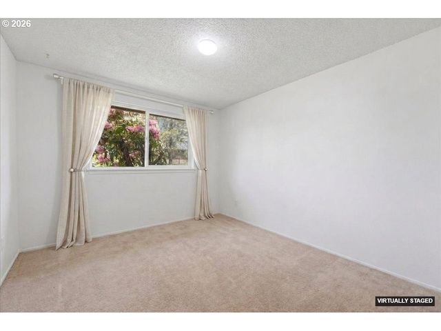 892 Ne 28TH St, Gresham, OR 97030