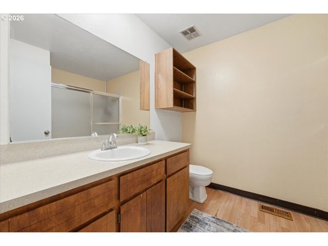 892 Ne 28TH St, Gresham, OR 97030