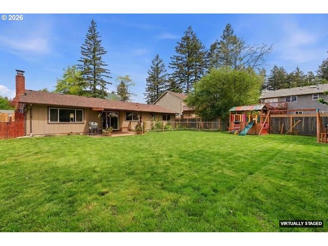 892 Ne 28TH St, Gresham, OR 97030