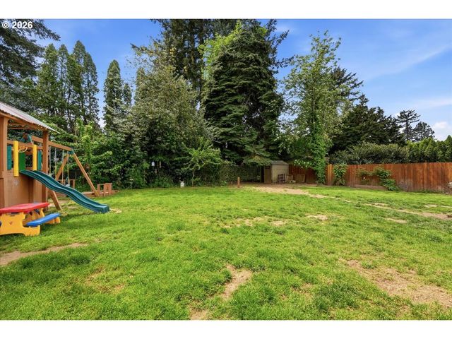 892 Ne 28TH St, Gresham, OR 97030