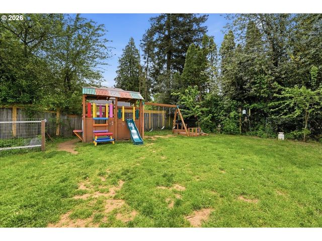 892 Ne 28TH St, Gresham, OR 97030