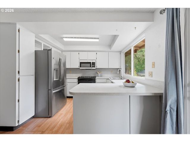 892 Ne 28TH St, Gresham, OR 97030