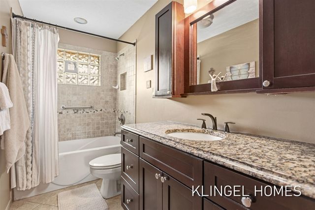 15516 Pruin Street, Spring Lake, MI 49456