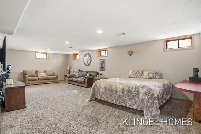 15516 Pruin Street, Spring Lake, MI 49456