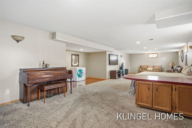 15516 Pruin Street, Spring Lake, MI 49456