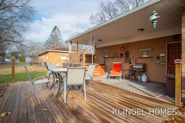 15516 Pruin Street, Spring Lake, MI 49456