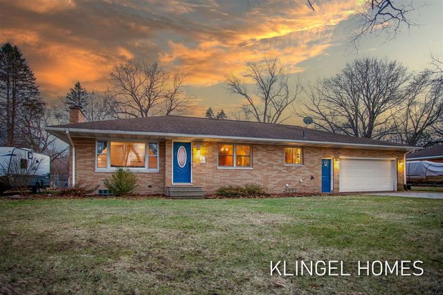 15516 Pruin Street, Spring Lake, MI 49456