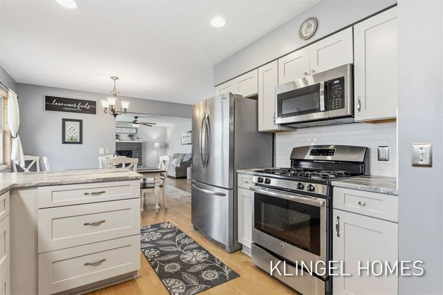 15516 Pruin Street, Spring Lake, MI 49456