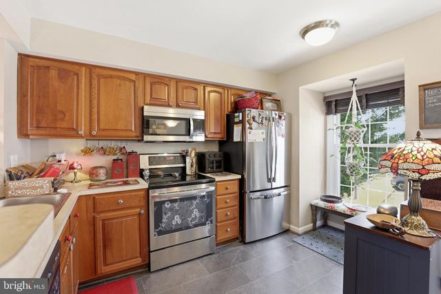 6597 SKYLEMAR TRL, Centreville, VA 20121