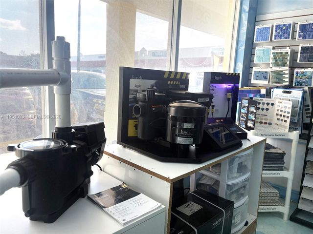 82 SW 8, Miami, FL 33144