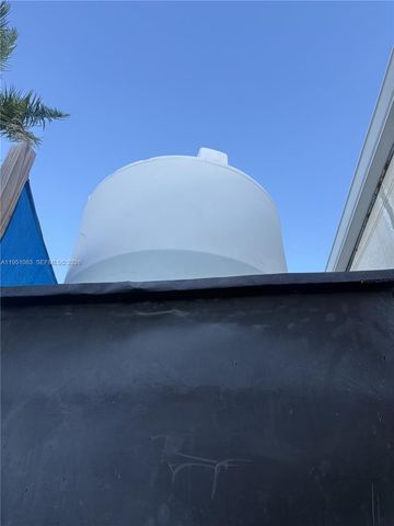 82 SW 8, Miami, FL 33144