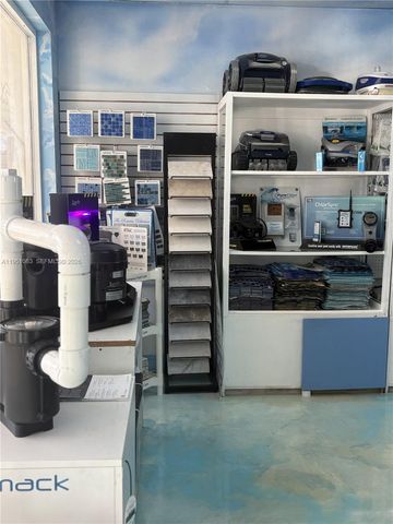 82 SW 8, Miami, FL 33144