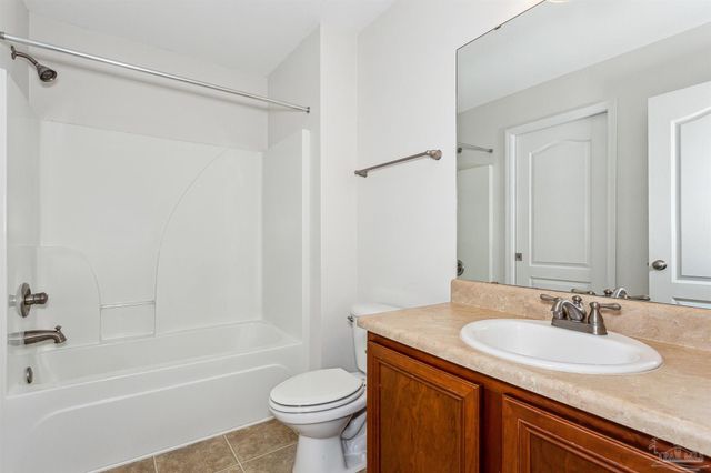 5933 Dunridge Dr, Pace, FL 32571