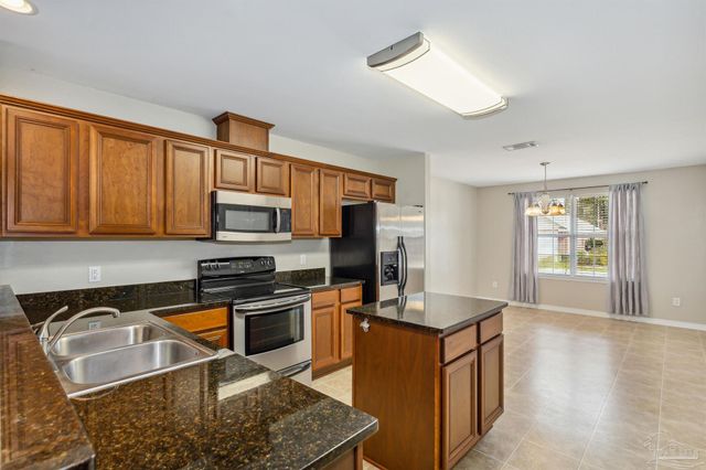 5933 Dunridge Dr, Pace, FL 32571