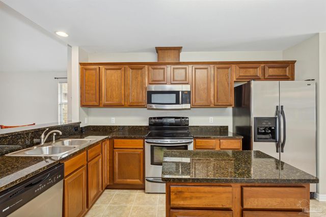 5933 Dunridge Dr, Pace, FL 32571