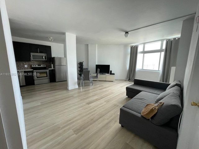 7135 Collins Ave PH31, Miami Beach, FL 33141