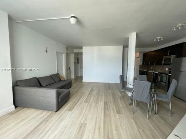 7135 Collins Ave PH31, Miami Beach, FL 33141