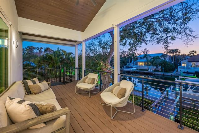 4938 COMMONWEALTH DRIVE, Sarasota, FL 34242