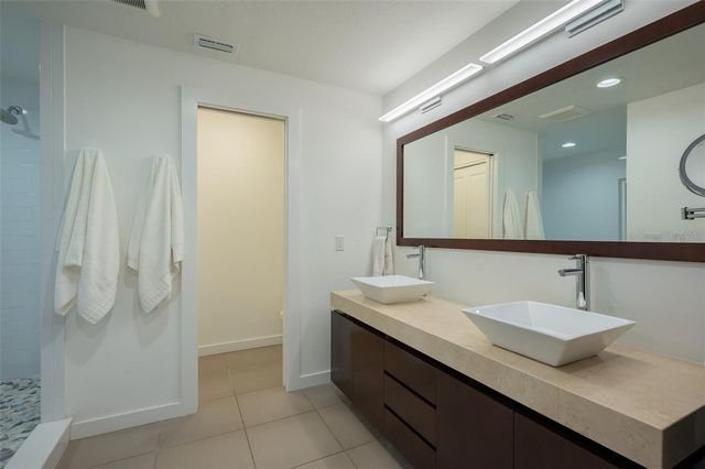 4938 COMMONWEALTH DRIVE, Sarasota, FL 34242