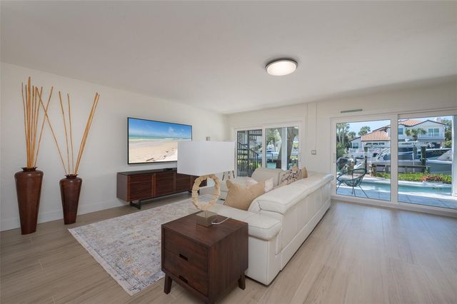 4938 COMMONWEALTH DRIVE, Sarasota, FL 34242