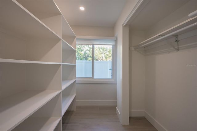 4938 COMMONWEALTH DRIVE, Sarasota, FL 34242