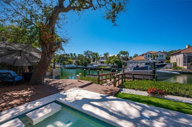 4938 COMMONWEALTH DRIVE, Sarasota, FL 34242