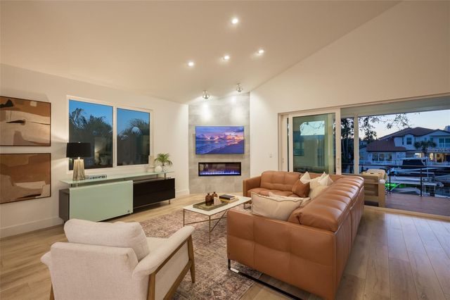 4938 COMMONWEALTH DRIVE, Sarasota, FL 34242