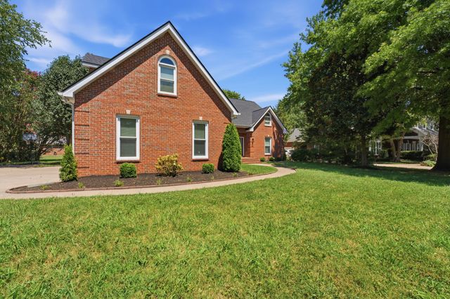 1622 Buckingham Dr, Murfreesboro, TN 37129