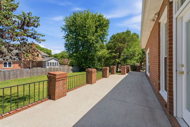 1622 Buckingham Dr, Murfreesboro, TN 37129