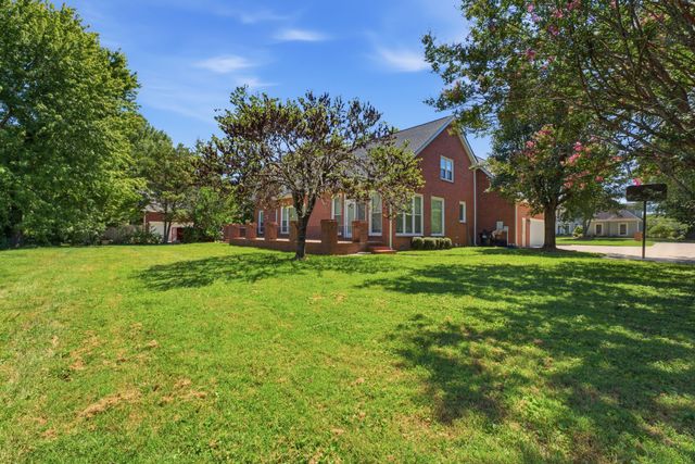 1622 Buckingham Dr, Murfreesboro, TN 37129