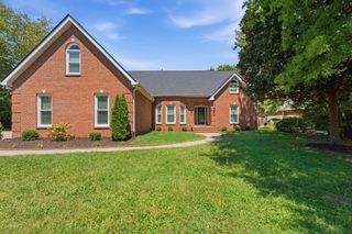 1622 Buckingham Dr, Murfreesboro, TN 37129
