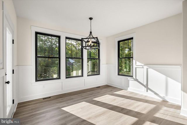 111 HUNTINGTON HILLS LN, Fredericksburg, VA 22401