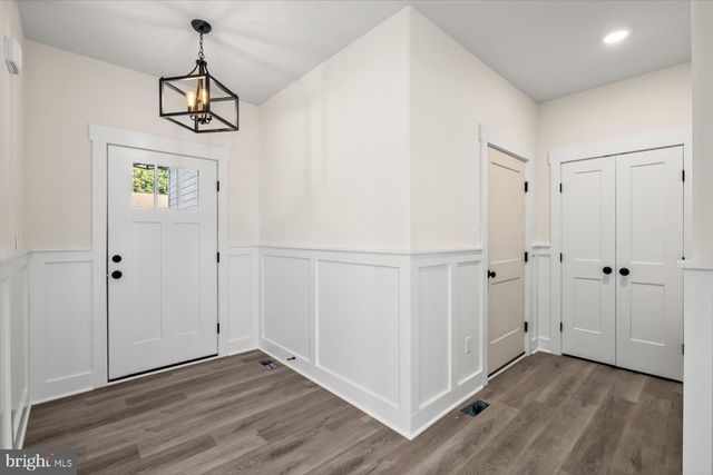 111 HUNTINGTON HILLS LN, Fredericksburg, VA 22401