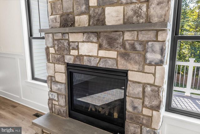 111 HUNTINGTON HILLS LN, Fredericksburg, VA 22401