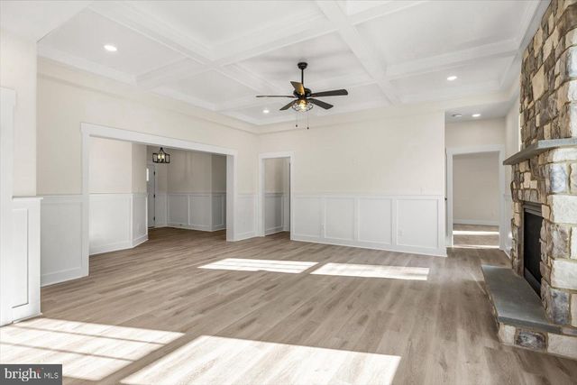 111 HUNTINGTON HILLS LN, Fredericksburg, VA 22401